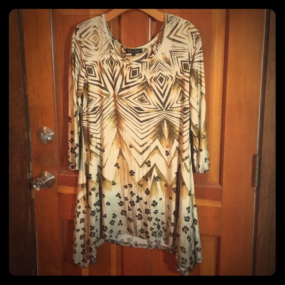 Nicole Max Large 3/4 Sleeve Asymmetrical Hem Tunic